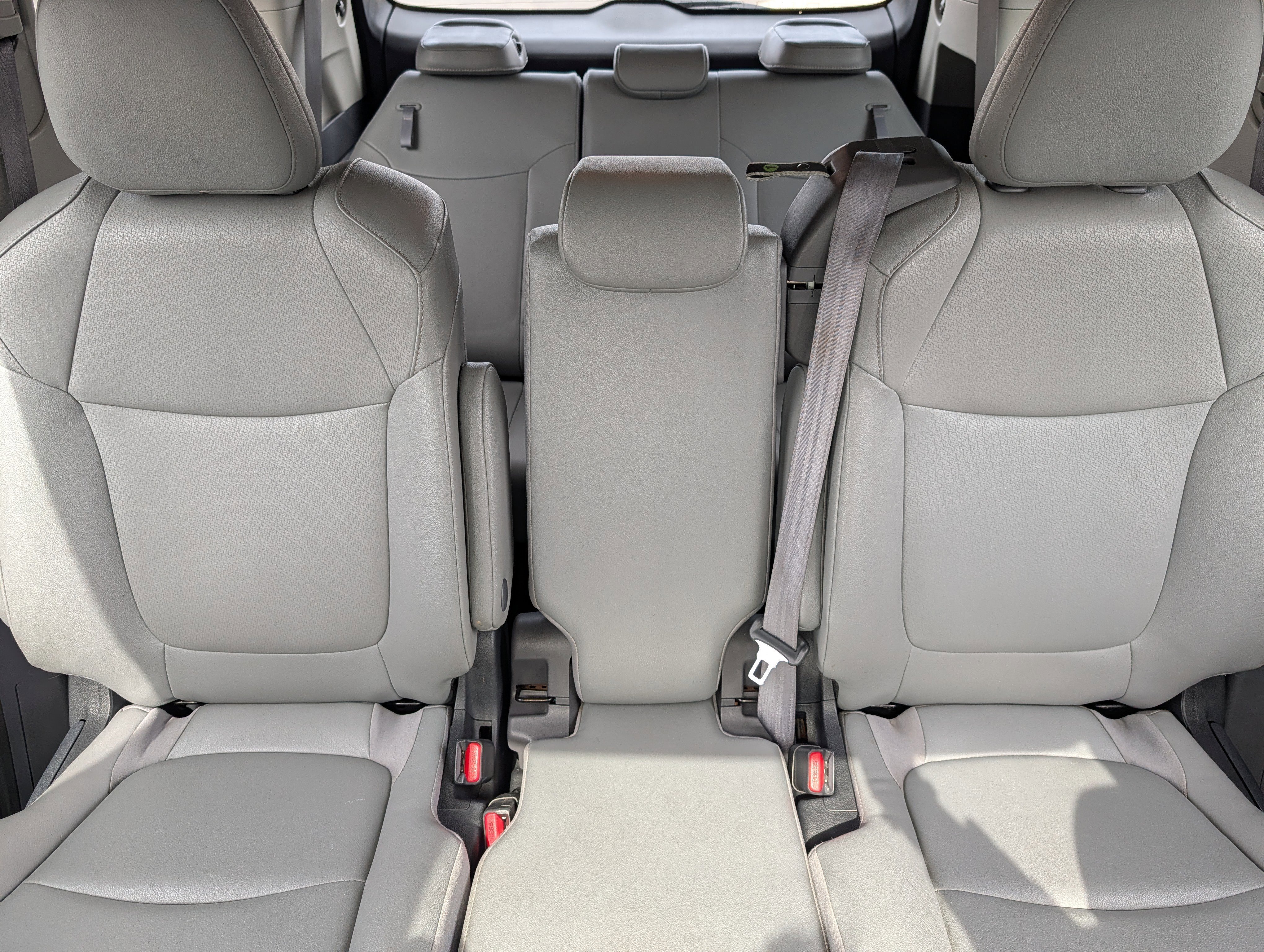 Used 2023 Toyota Sienna XLE FWD image 13
