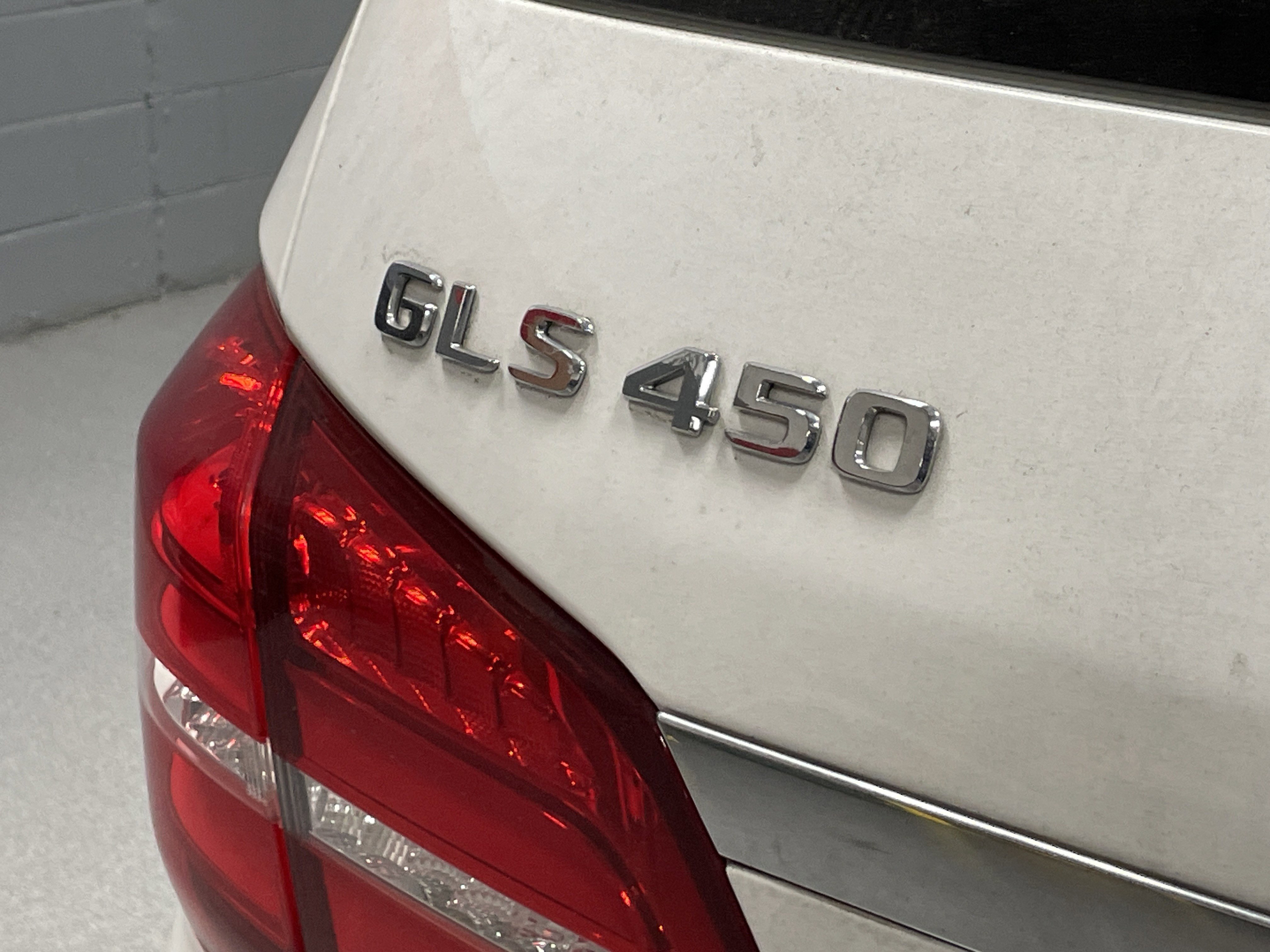 Used 2018 Mercedes-Benz GLS 450 4MATIC image 38