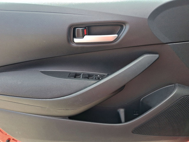 Used 2020 Toyota Corolla LE image 11