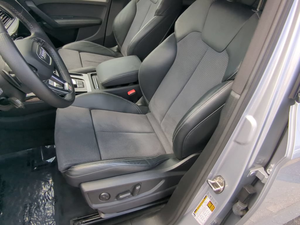 Used 2023 Audi Q5 e Prestige w/ Prestige Package AWD/4WD image 22