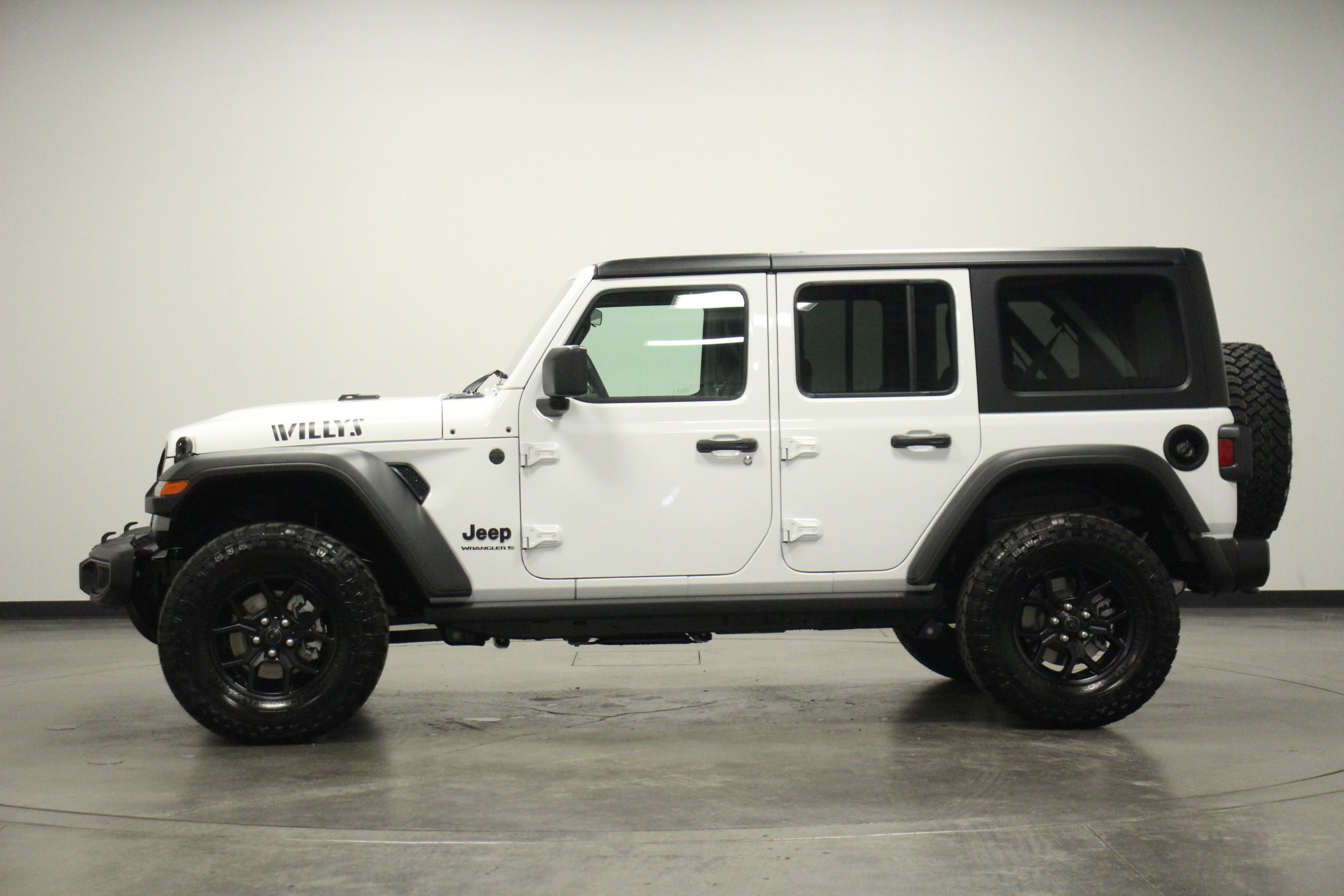 New 2025 Jeep Wrangler Willys AWD/4WD image 5