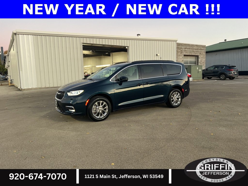 Used 2022 Chrysler Pacifica Touring-L image 1