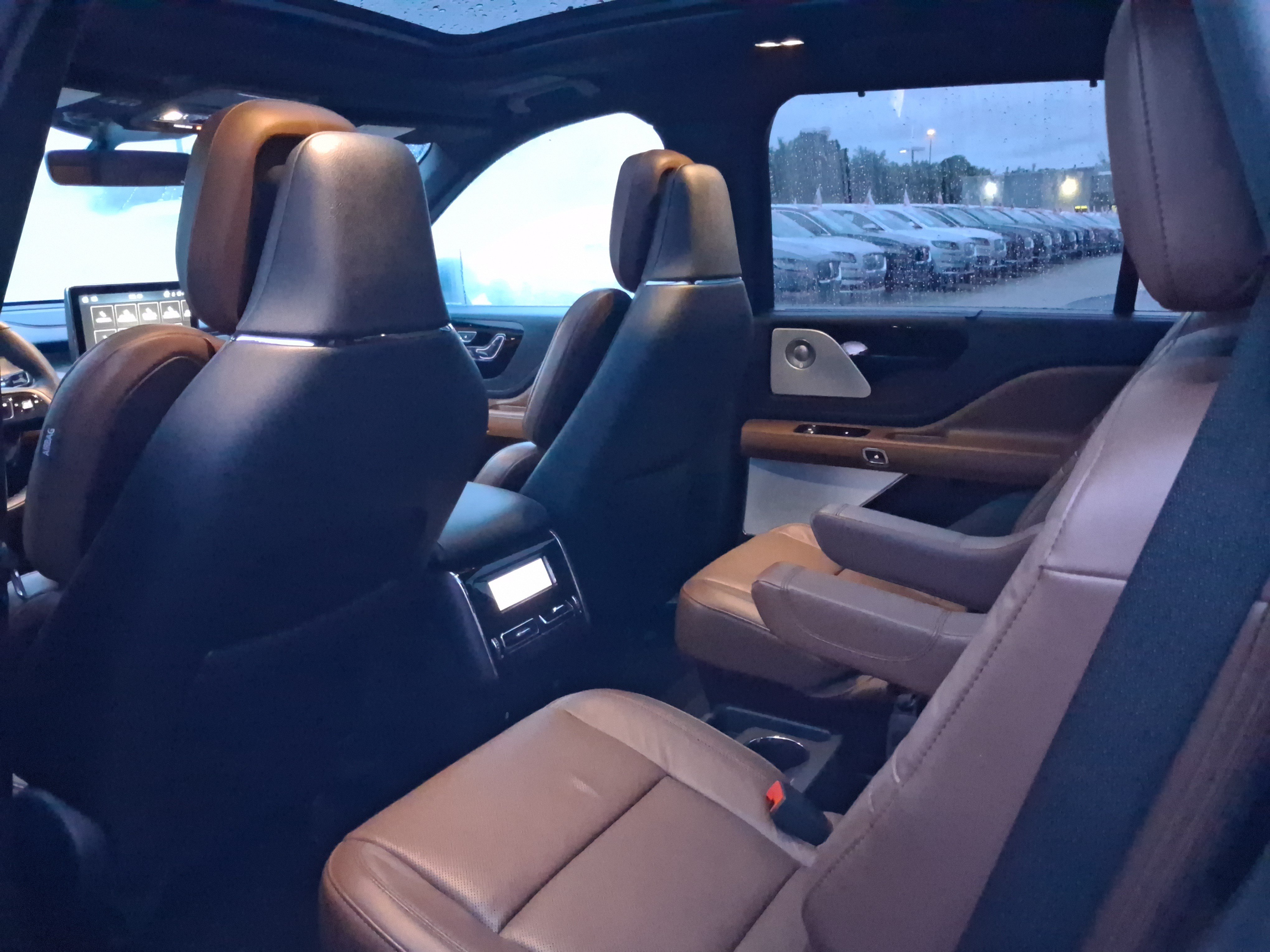 Certified 2024 Lincoln Aviator Reserve w/ Equipment Group 201A RWD image 5