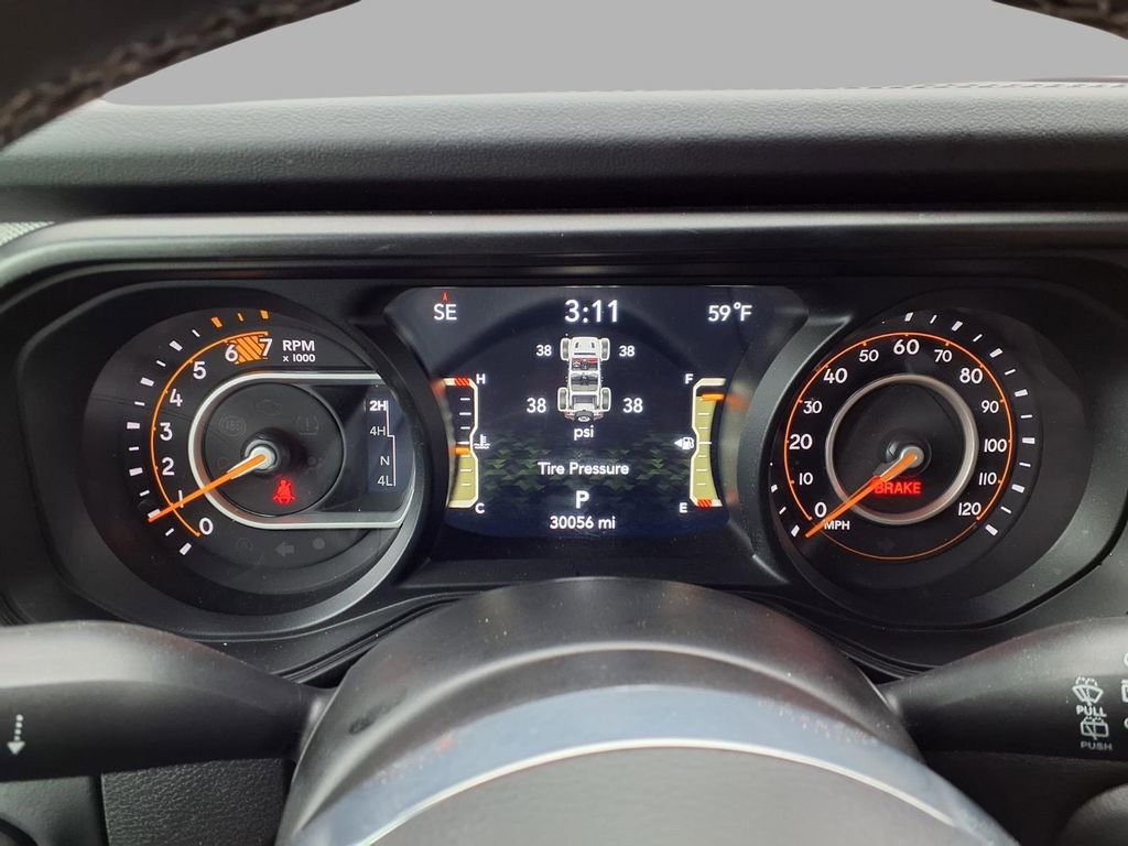 Used 2025 Jeep Wrangler Sahara image 15