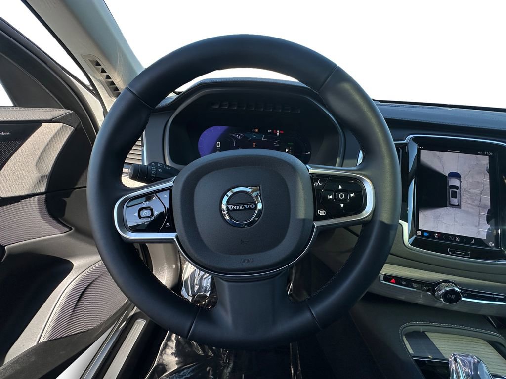 Used 2025 Volvo XC90 T8 Ultra w/ Protection Package Premier image 12