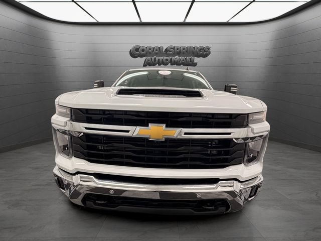 Used 2025 Chevrolet Silverado 2500 LT w/ Safety Package AWD/4WD image 8