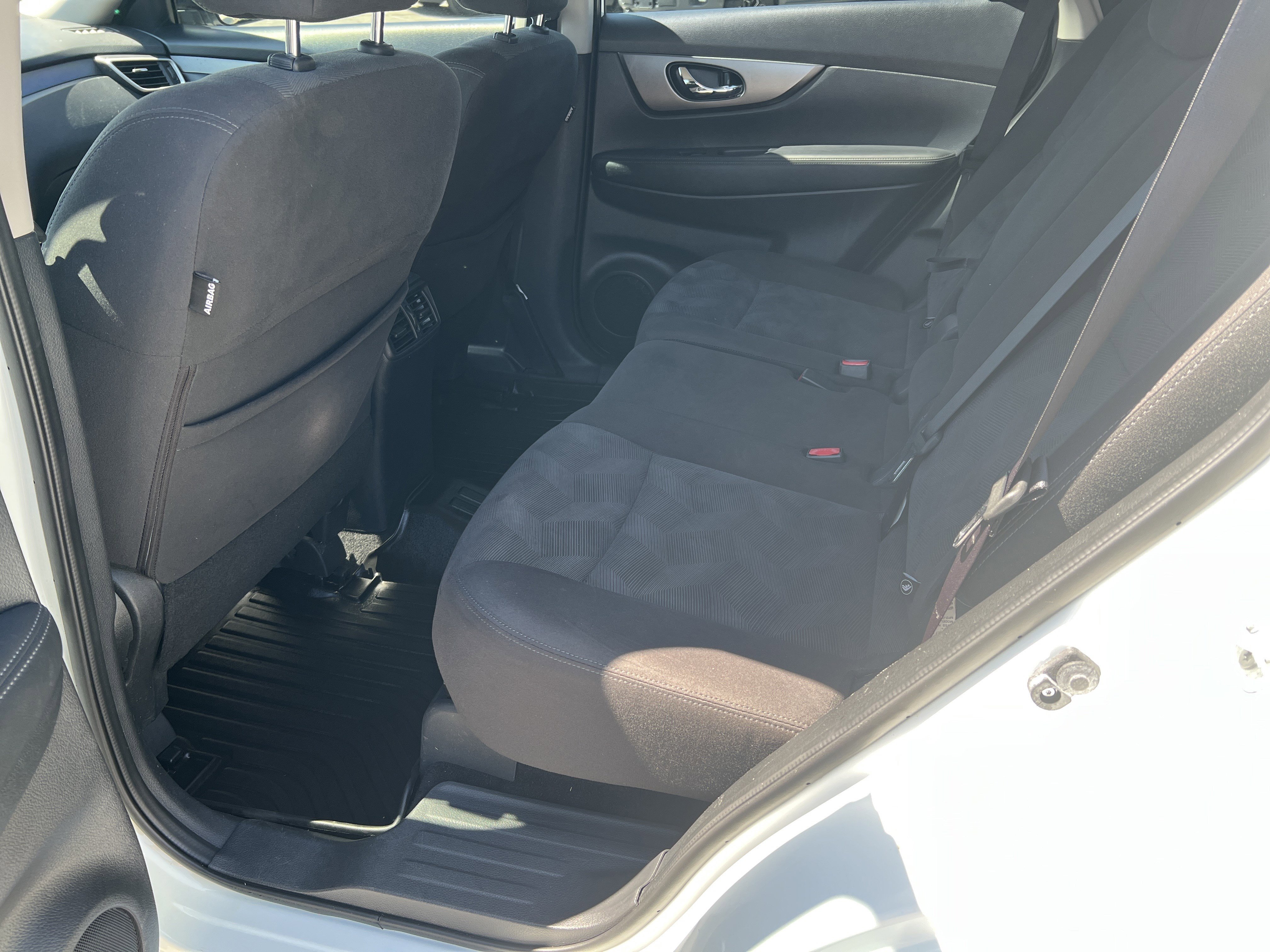 Used 2016 Nissan Rogue S image 21