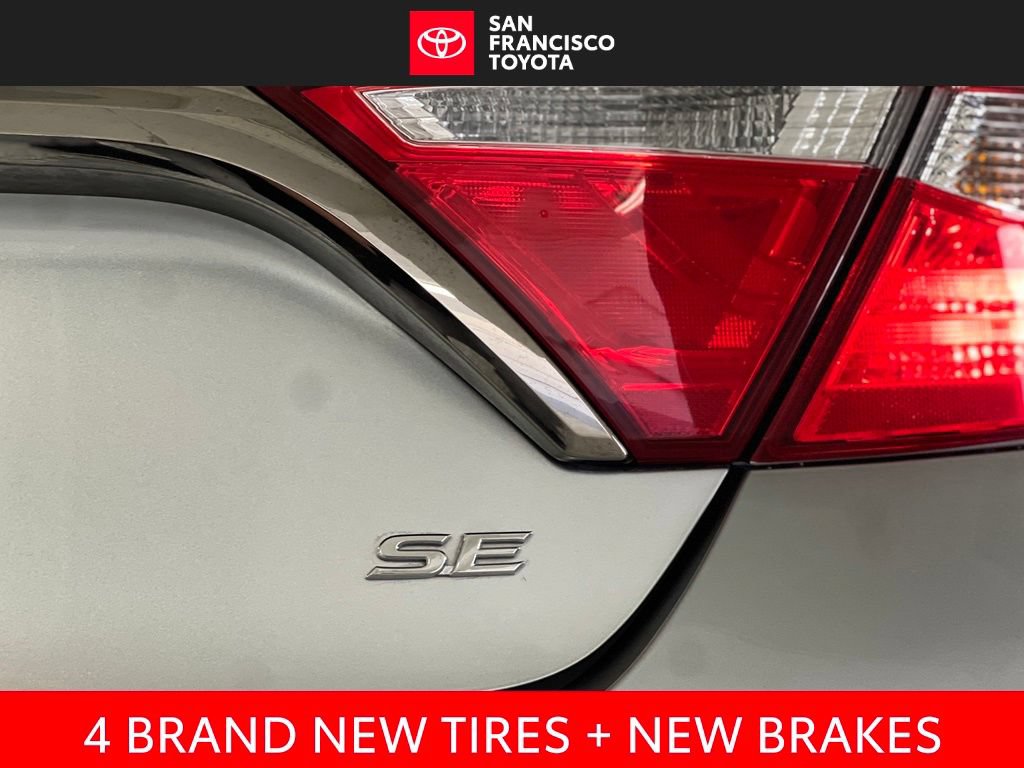 Used 2015 Toyota Camry SE FWD image 10