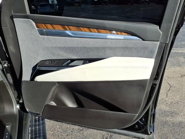 Used 2025 Cadillac Escalade Sport Platinum w/ LPO, ONYX Package image 27