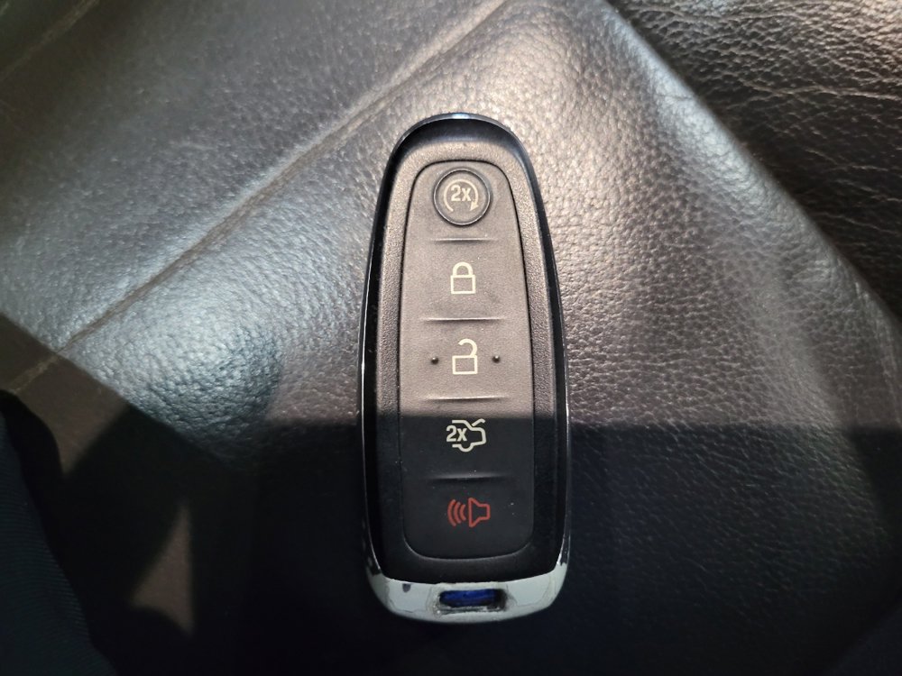 Used 2015 Ford Escape Titanium AWD/4WD image 32