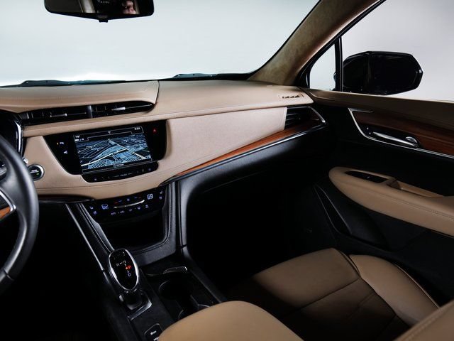 Used 2018 Cadillac XT5 Platinum w/ Driver Assist Package AWD/4WD image 18