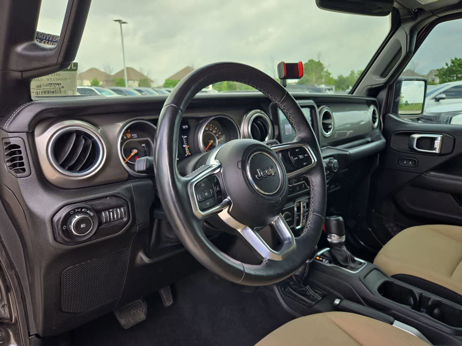 Used 2018 Jeep Wrangler Unlimited Sahara AWD/4WD video 2