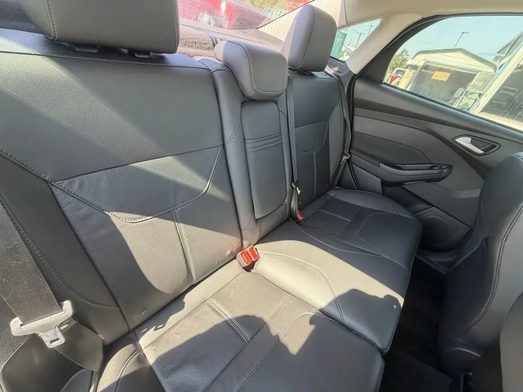 Used 2016 Ford Focus SE w/ Equipment Group 201A FWD image 28