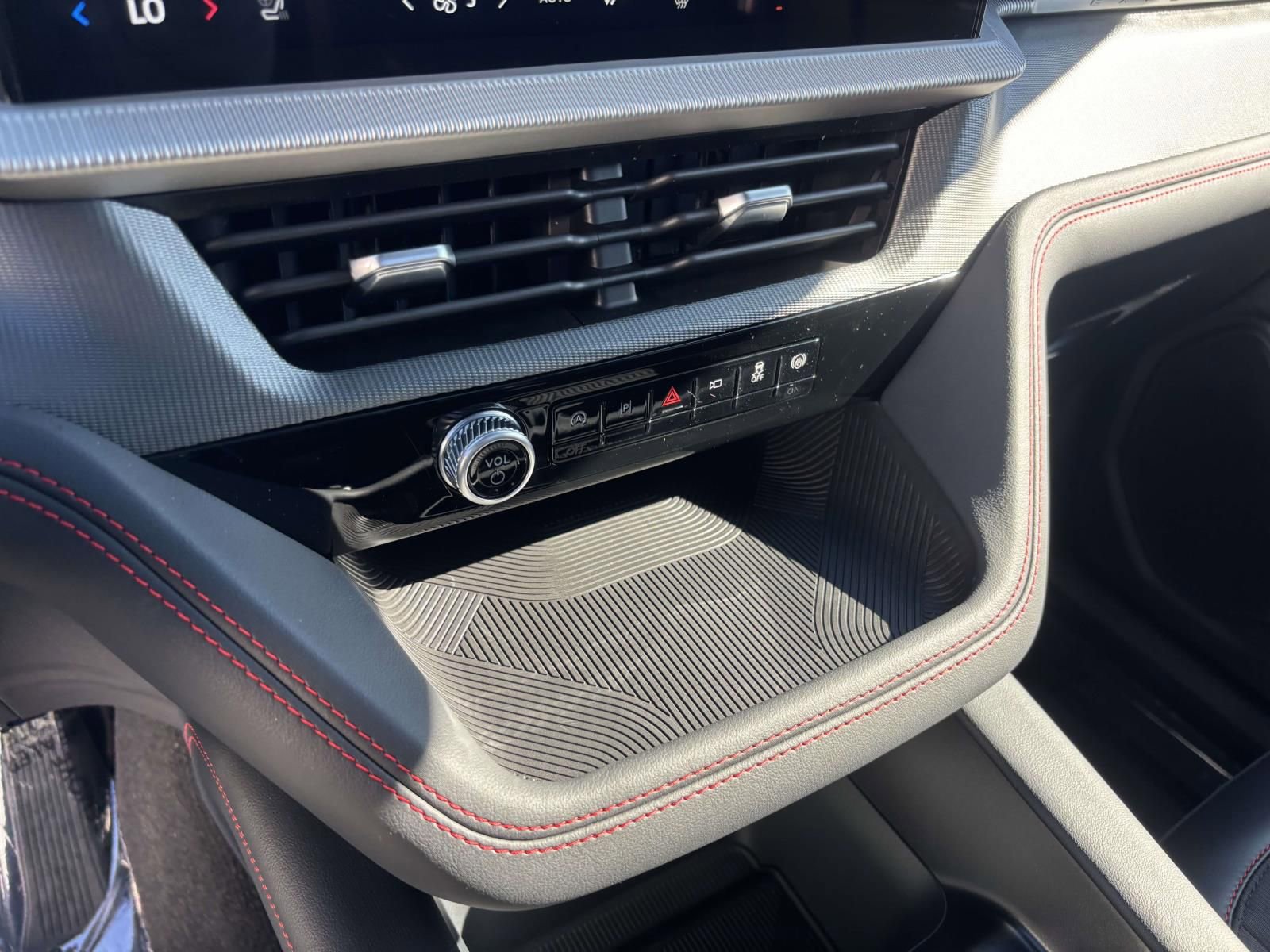 New 2026 Ford Explorer ST-Line w/ ST-Line Street Pack image 22