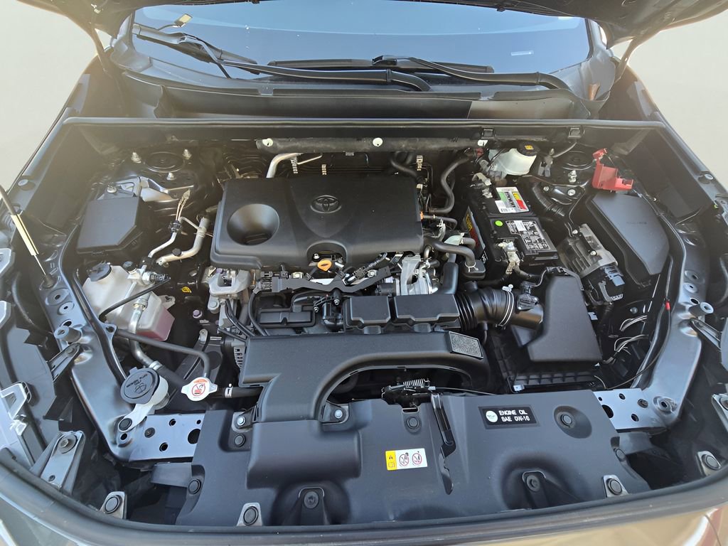 Used 2021 Toyota RAV4 XLE image 18