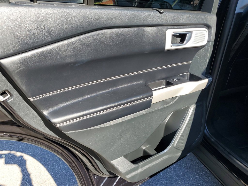 Used 2022 Ford Explorer Limited w/ Limited Technology Package image 15