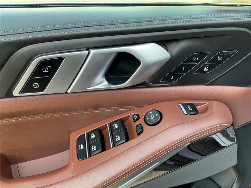 Used 2019 BMW X5 xDrive50i w/ M Sport Package image 30