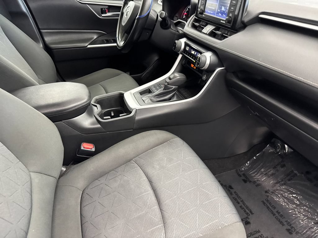 Used 2022 Toyota RAV4 XLE AWD/4WD image 15