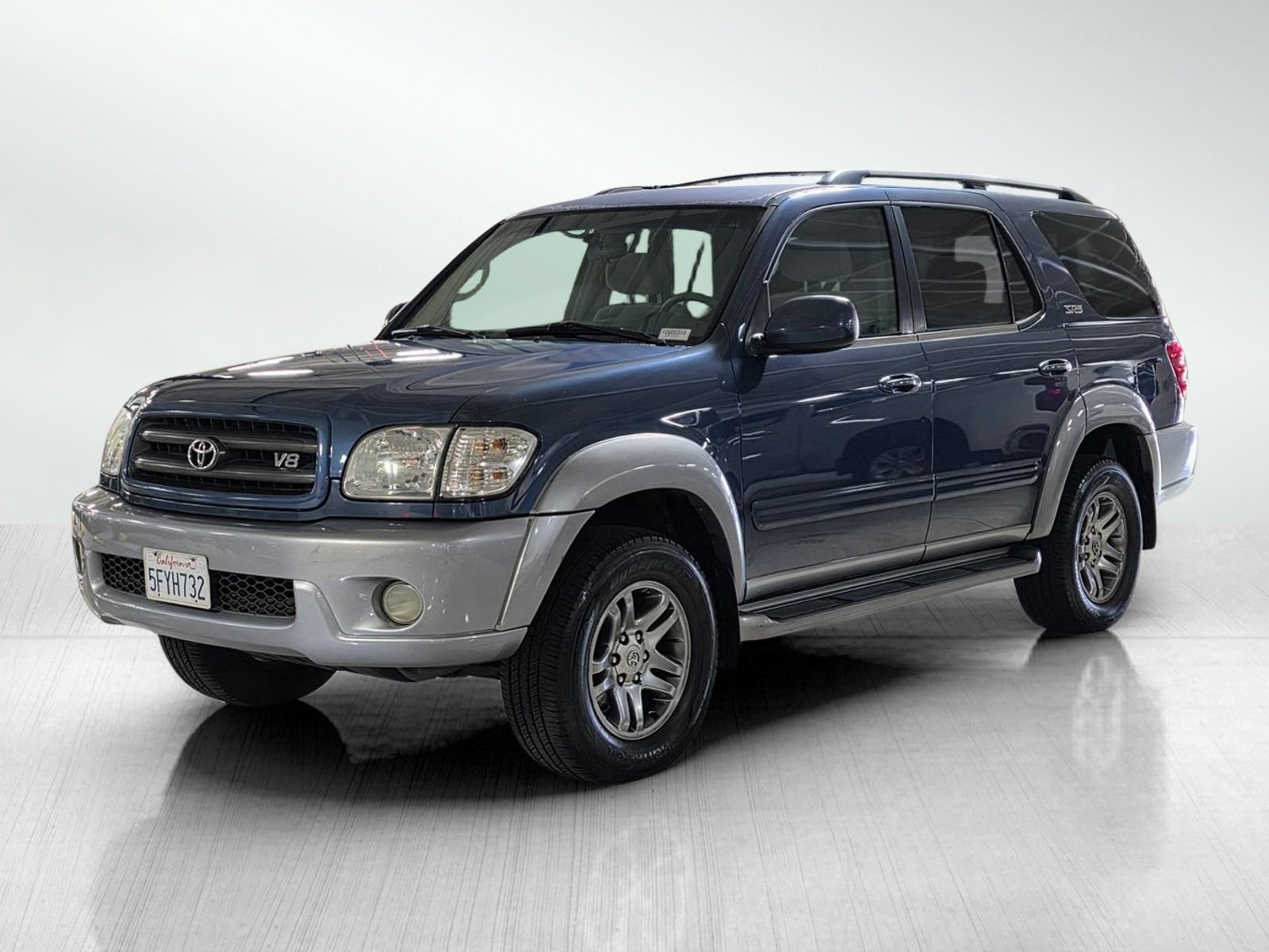 Used 2004 Toyota Sequoia SR5 RWD image 3