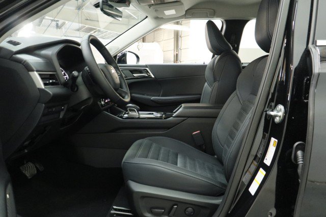 New 2026 Mitsubishi Outlander SE FWD image 6