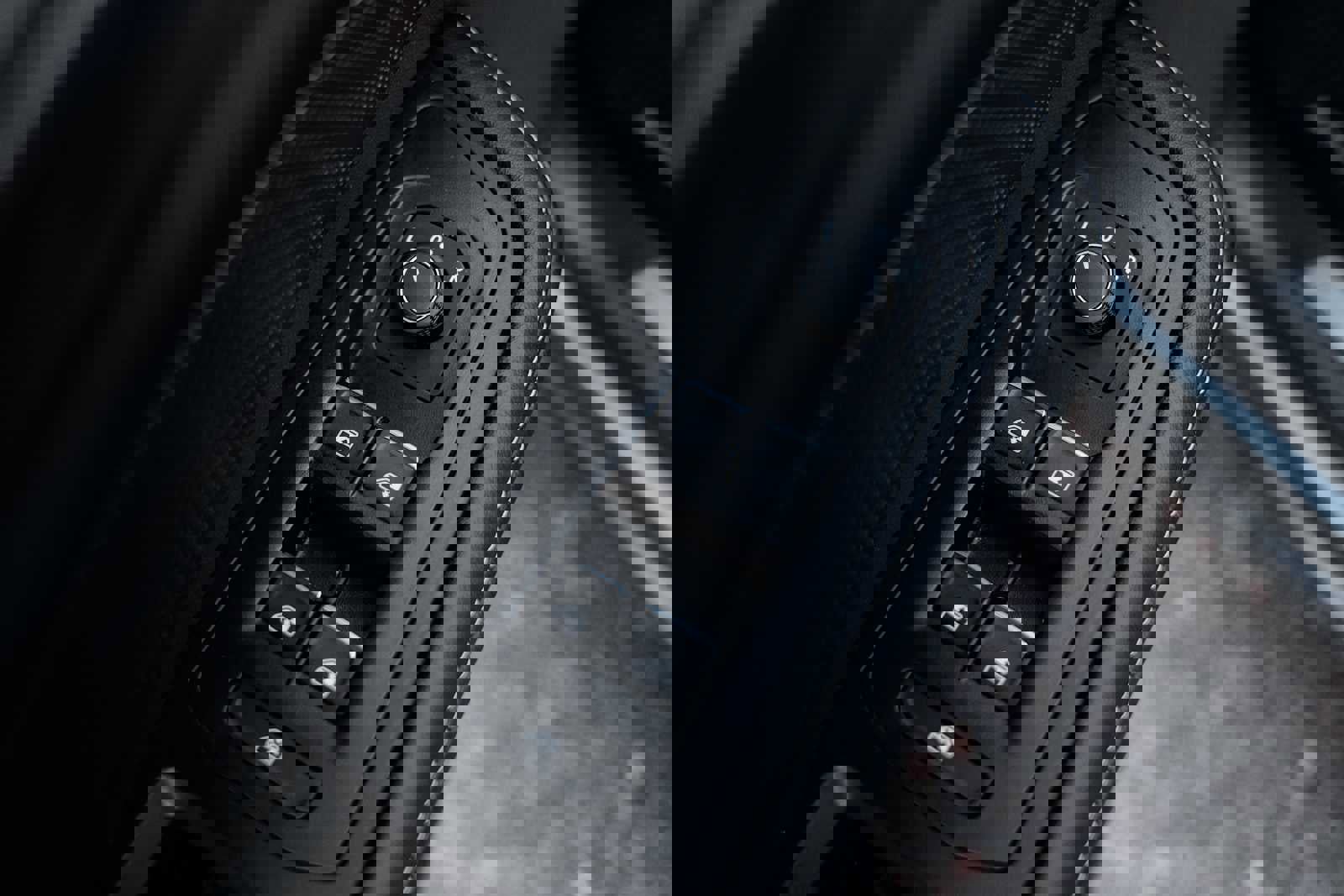 Used 2025 Volkswagen Atlas SE image 21