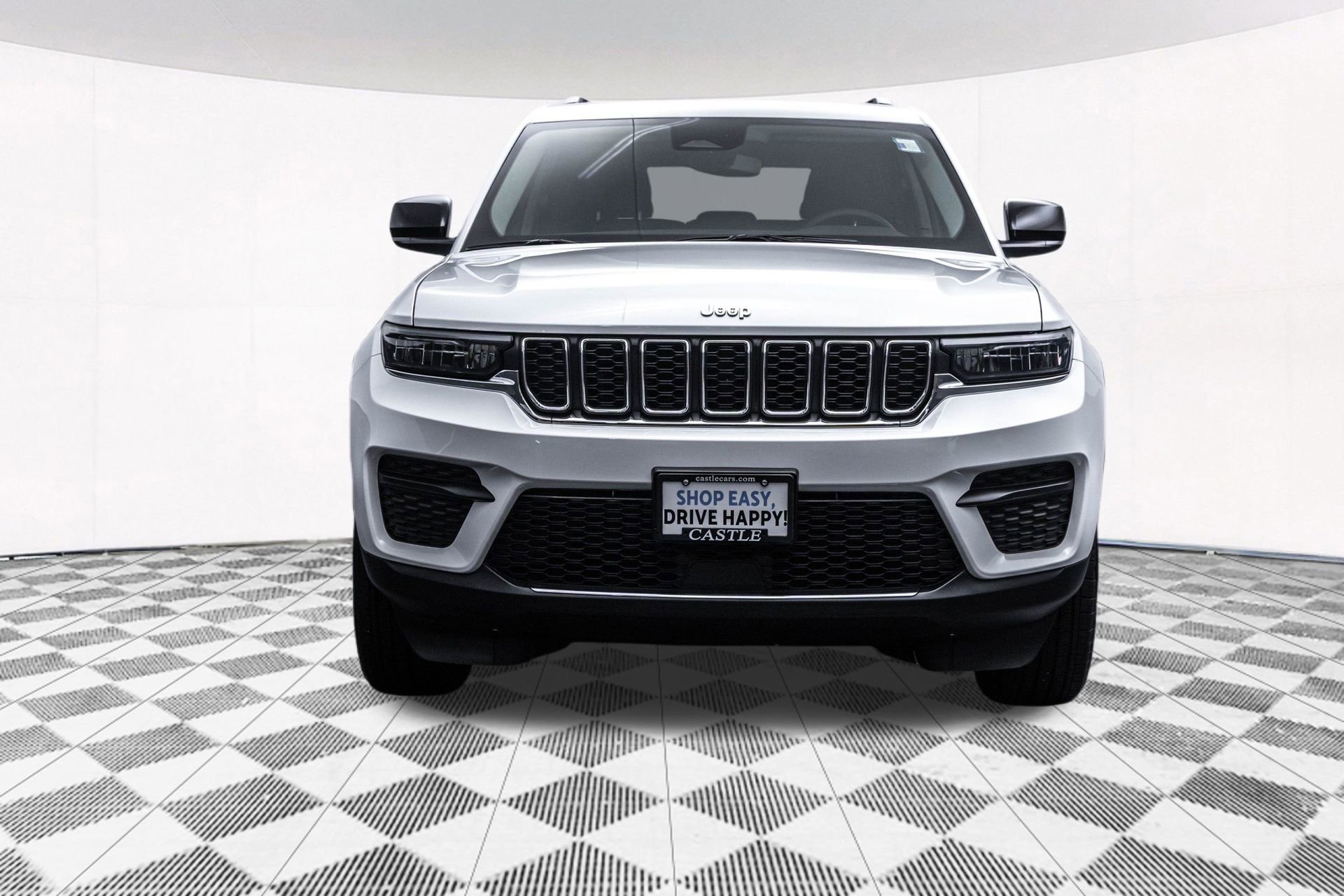 Used 2023 Jeep Grand Cherokee Laredo X image 16