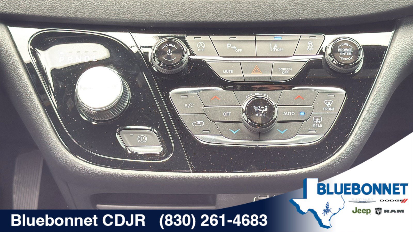 New 2026 Chrysler Voyager LX FWD image 25