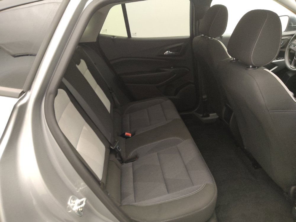 Used 2025 Chevrolet Trax LS FWD image 19