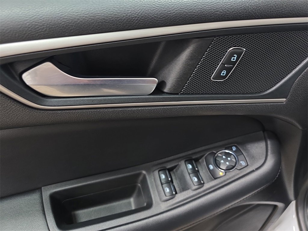 Used 2024 Ford Edge SEL image 26