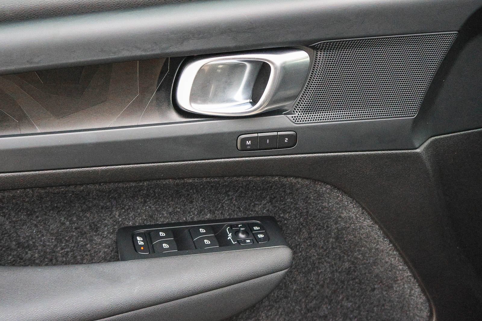 Used 2023 Volvo XC40 Recharge Plus image 34