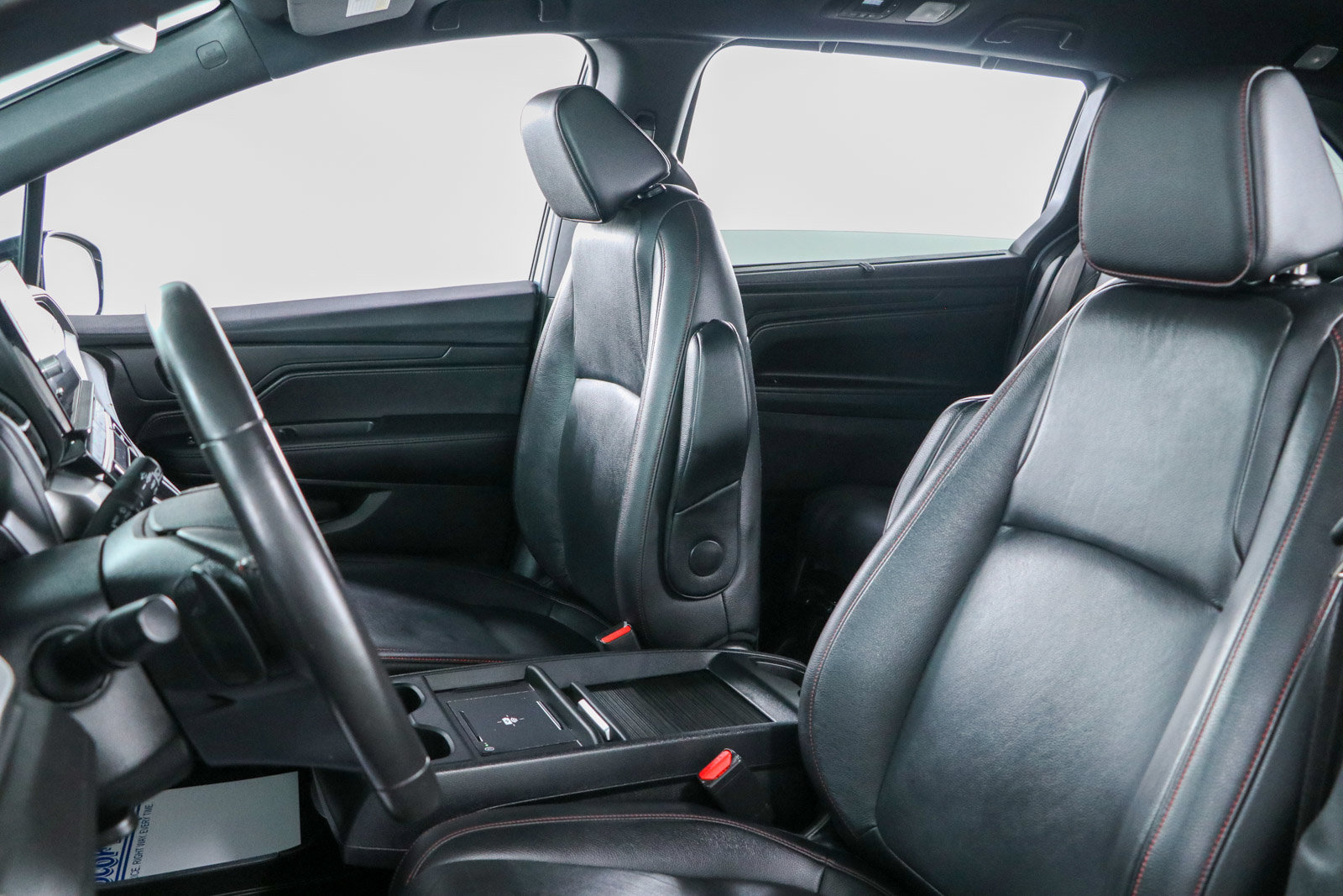 Used 2025 Honda Odyssey Sport-L image 24