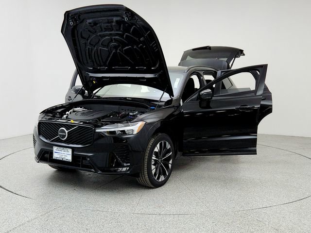 New 2026 Volvo XC60 B5 Plus w/ Climate Package image 9