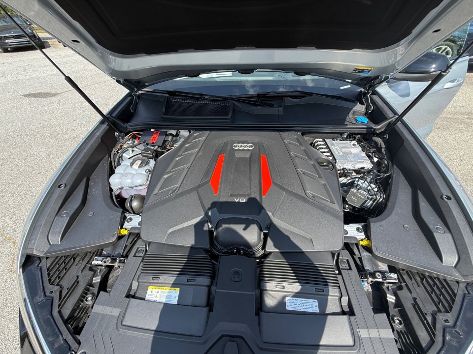 New 2027 Audi SQ8 Prestige AWD/4WD image 16