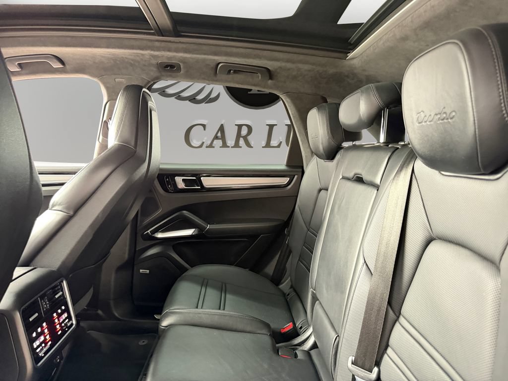 Used 2019 Porsche Cayenne Turbo AWD/4WD image 13