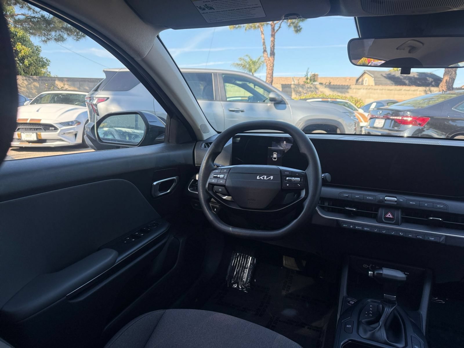 Used 2025 Kia K4 FWD image 32