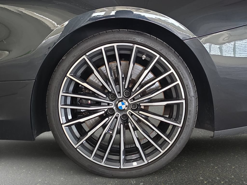 Used 2022 BMW M850i xDrive Convertible AWD/4WD image 31