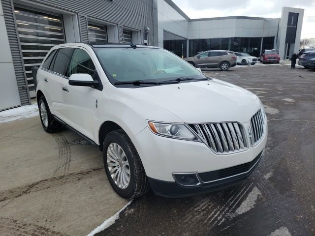 Used 2014 Lincoln MKX AWD w/ Olive Ash Wood Package image 9