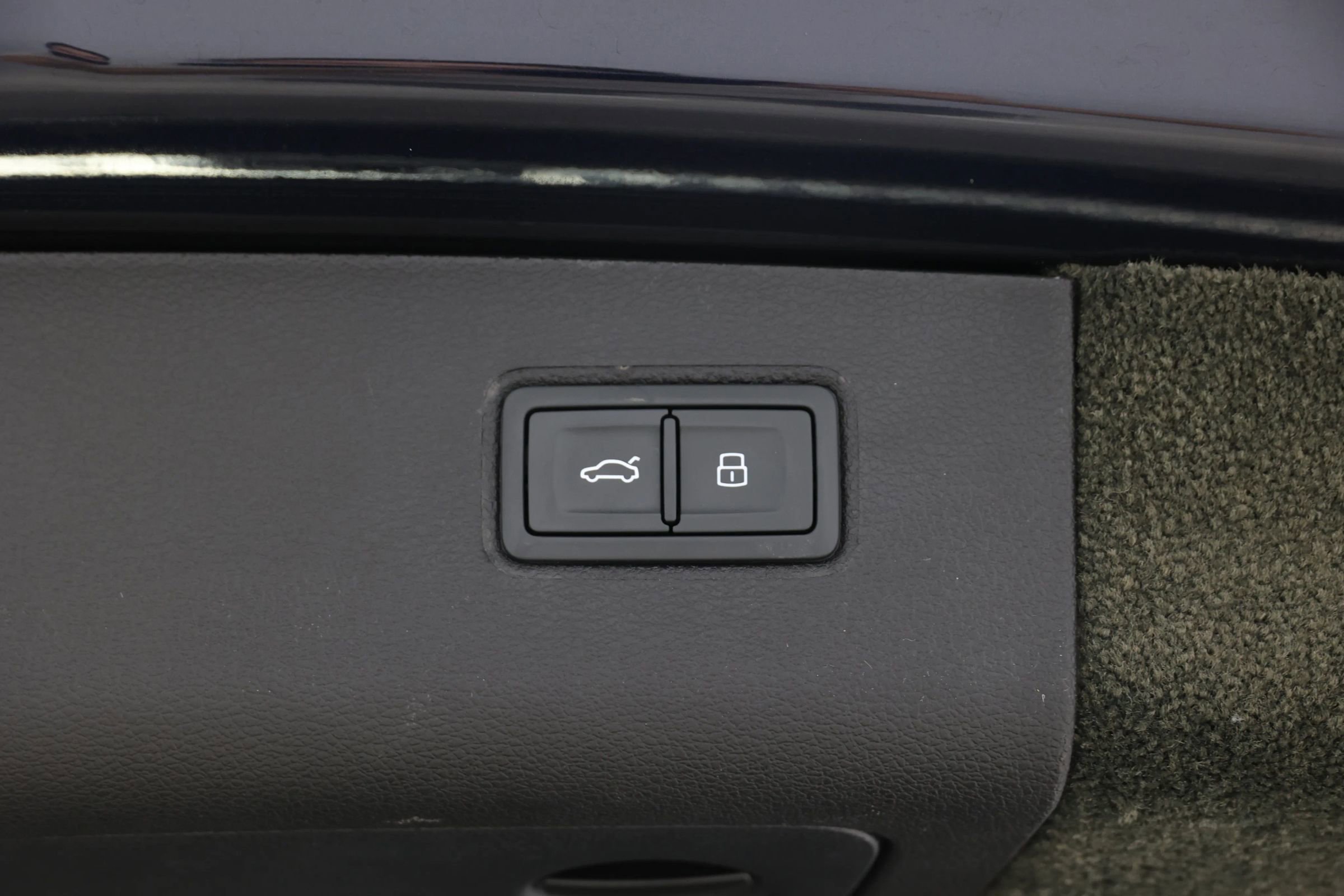 Used 2022 Bentley Bentayga image 86