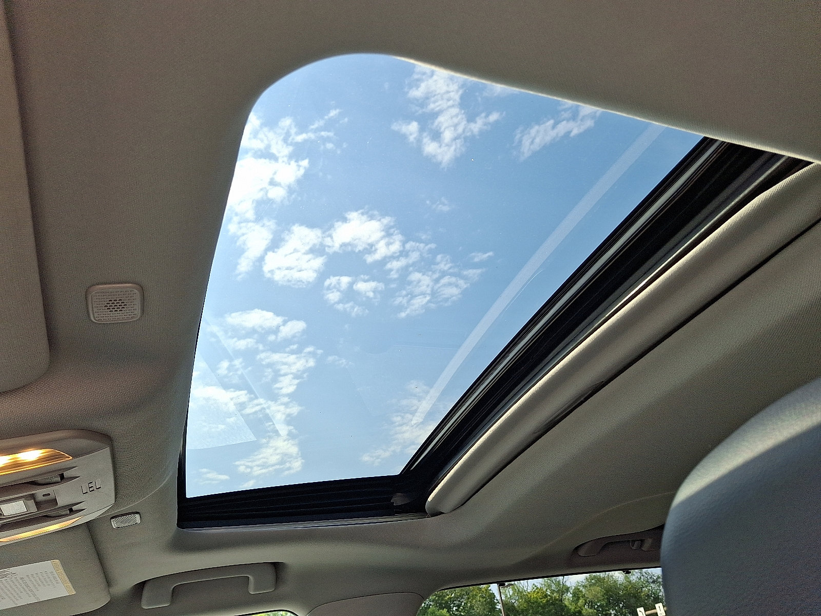 Used 2023 Toyota Highlander XLE image 21