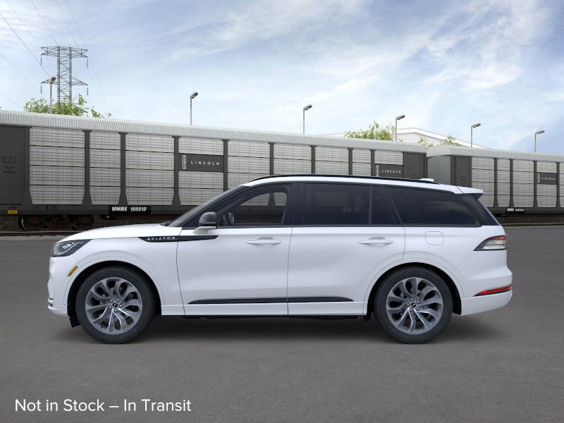 New 2025 Lincoln Aviator AWD w/ Jet Appearance Package image 3