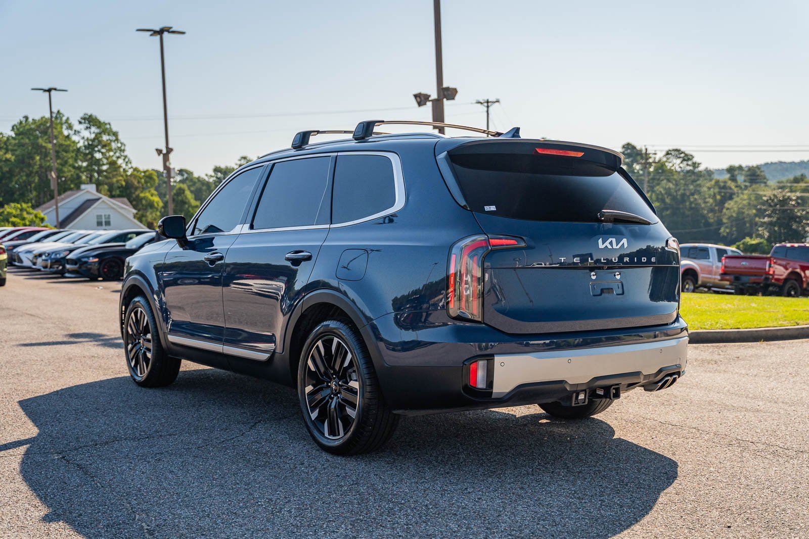 Used 2024 Kia Telluride SX w/ Towing Package image 5