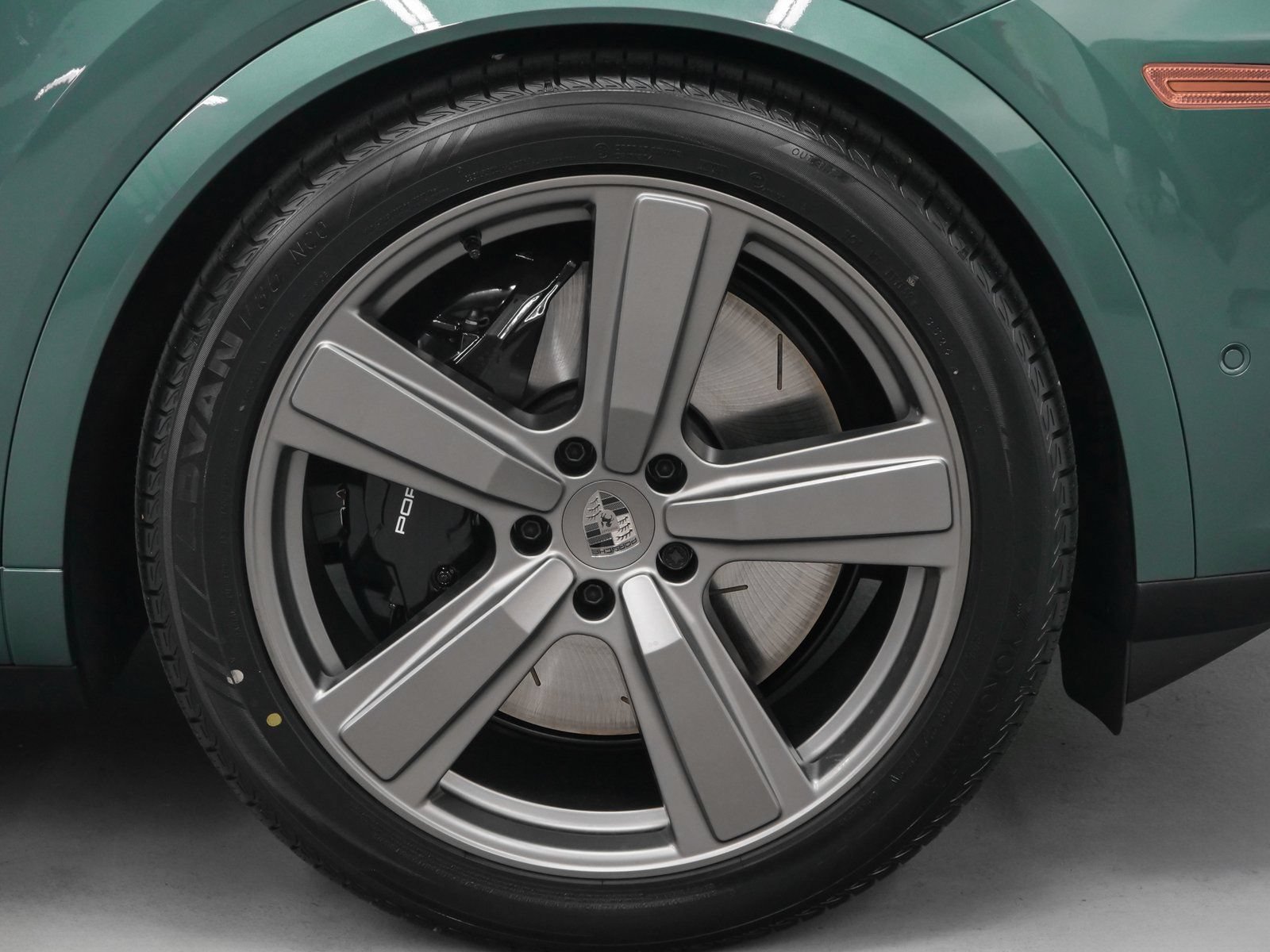 Used 2025 Porsche Cayenne Turbo AWD/4WD image 15
