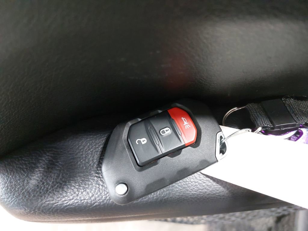 Used 2022 Jeep Wrangler Sport S image 29