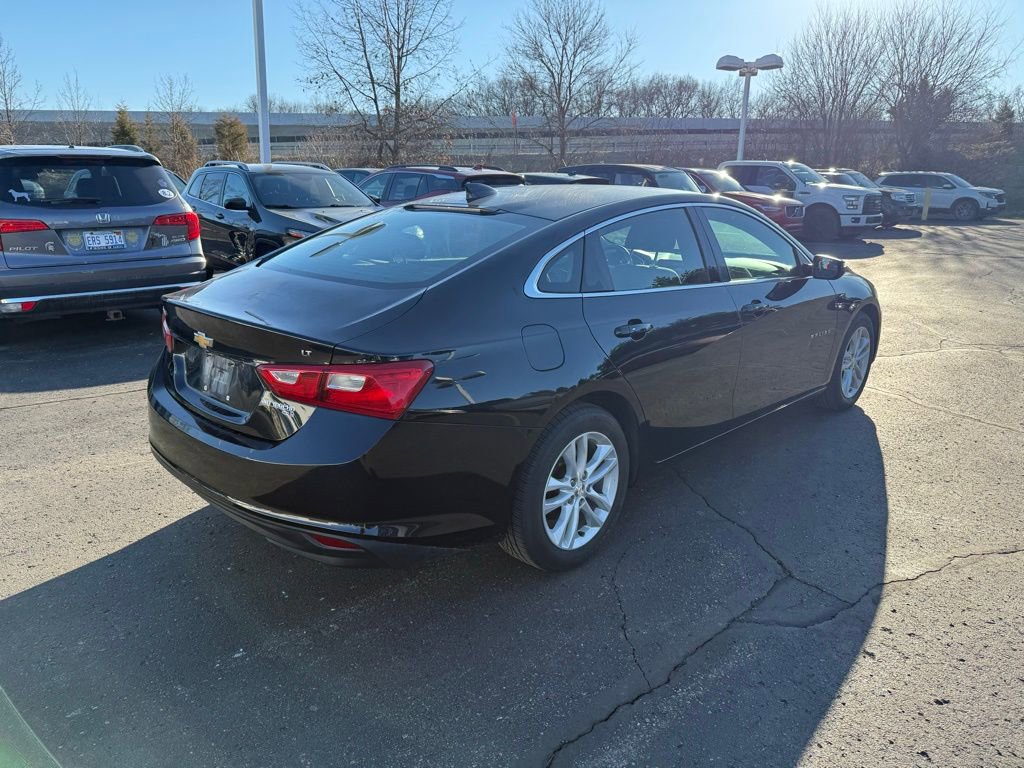 Used 2017 Chevrolet Malibu LT image 3