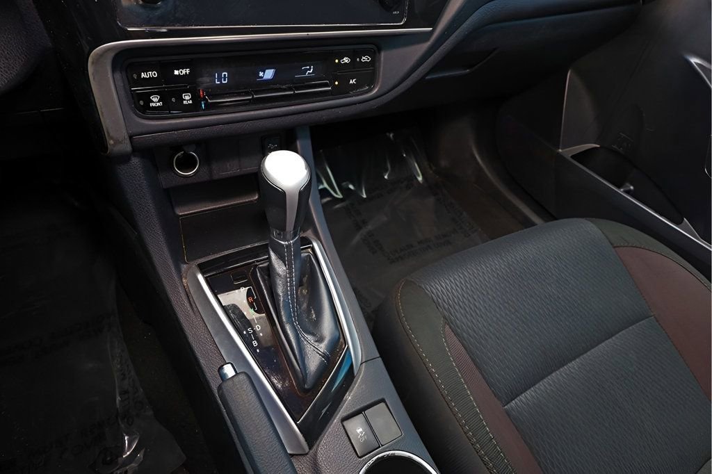 Used 2019 Toyota Corolla LE FWD image 24
