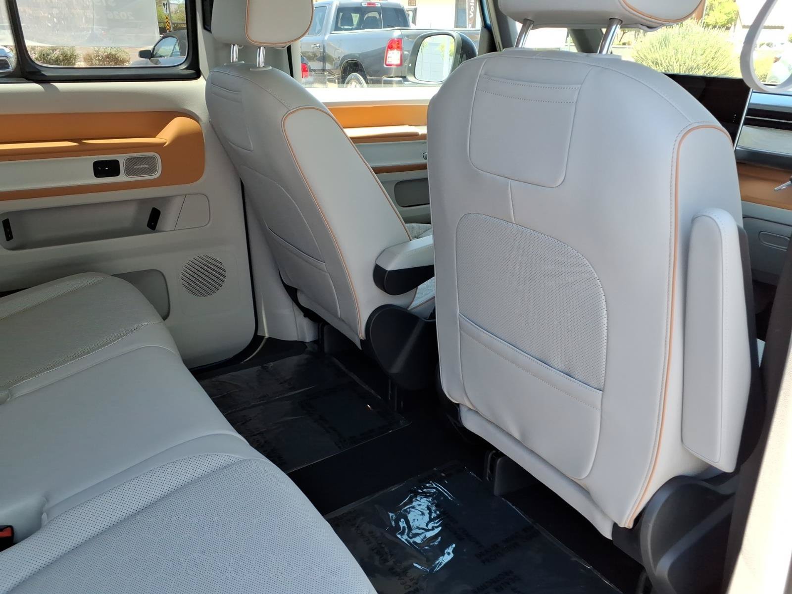 Certified 2025 Volkswagen ID. Buzz Pro S Plus RWD image 12
