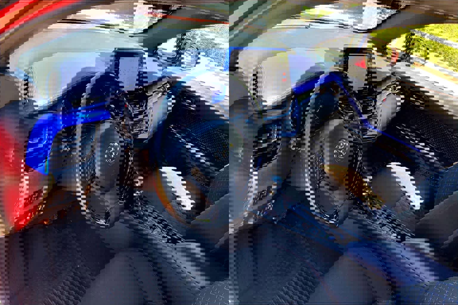 Used 2020 Toyota C-HR XLE FWD image 17