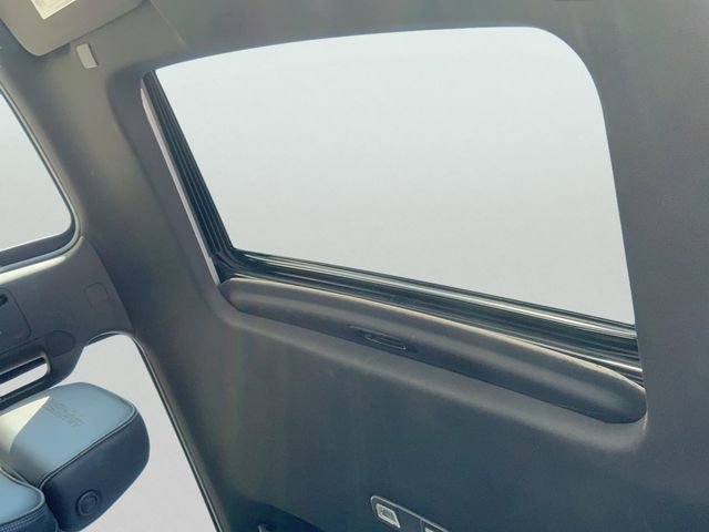 Used 2022 Chevrolet Silverado 1500 High Country w/ Safety Package II image 17