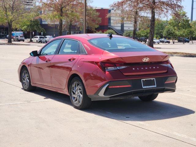 Used 2024 Hyundai Elantra SEL FWD image 7