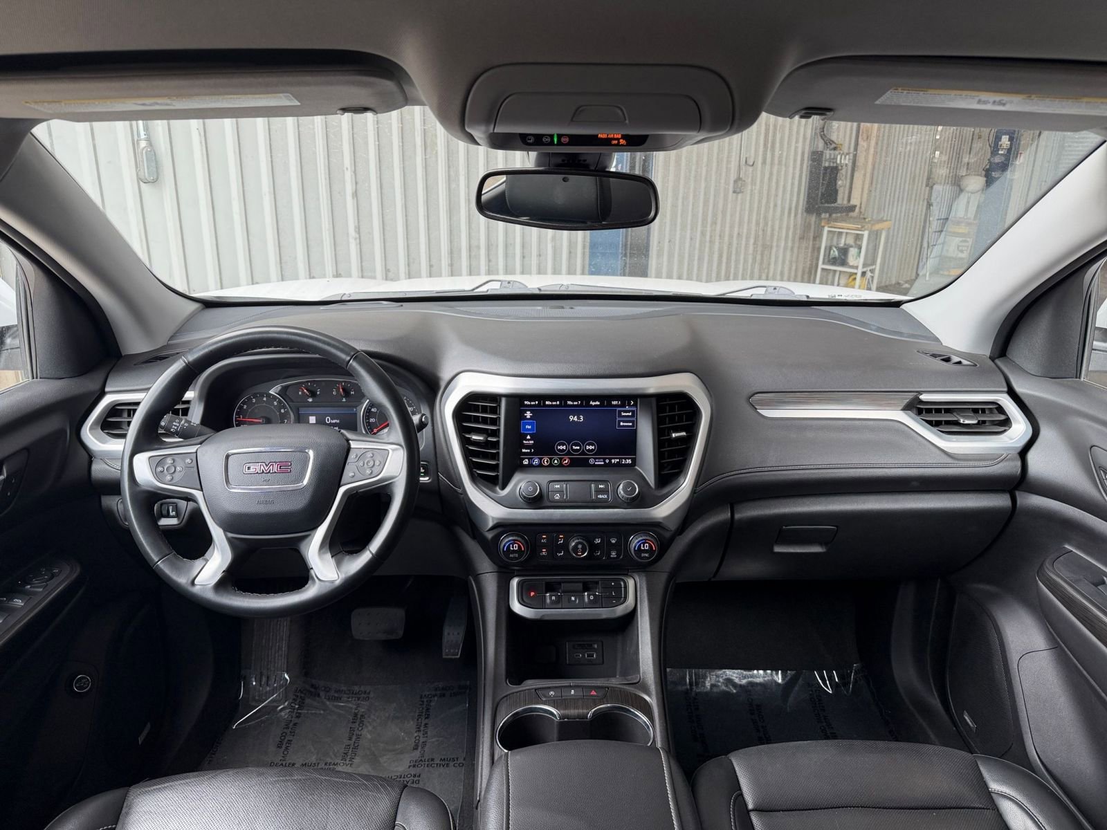 Used 2023 GMC Acadia SLT FWD image 36